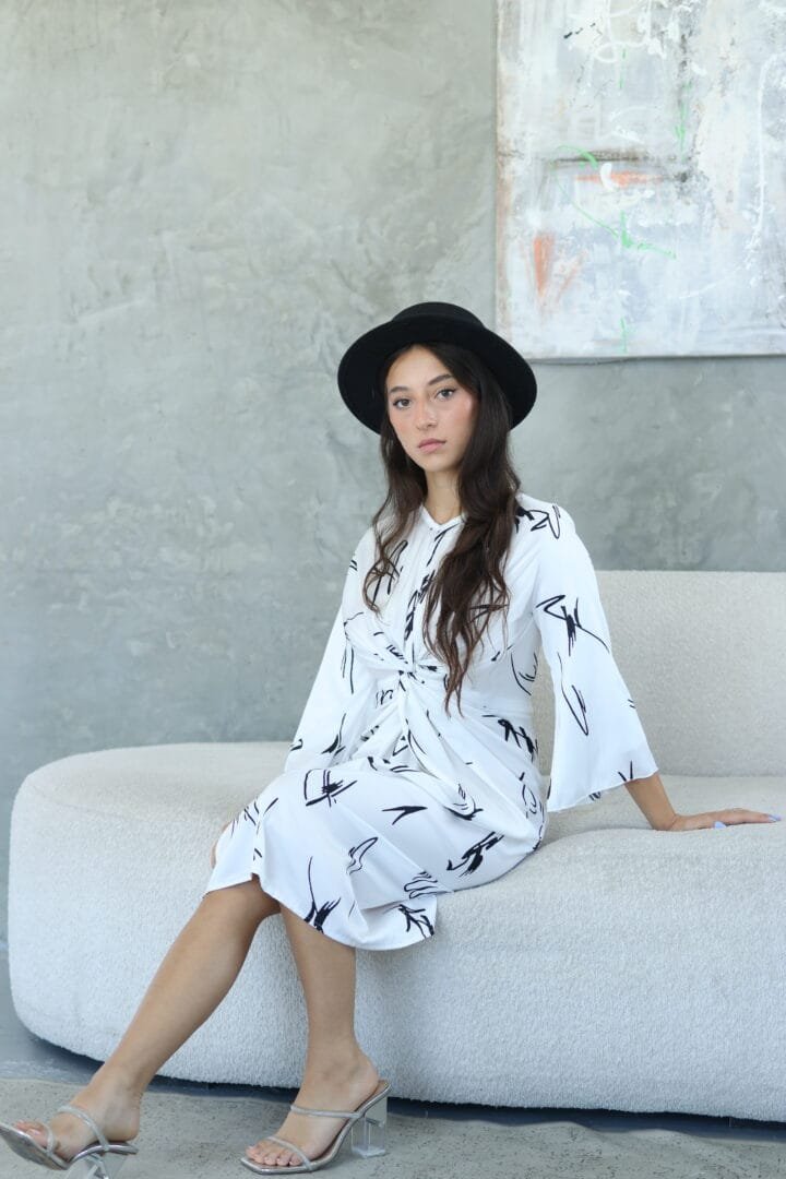 Alternative view of שמלת Leshem לבן