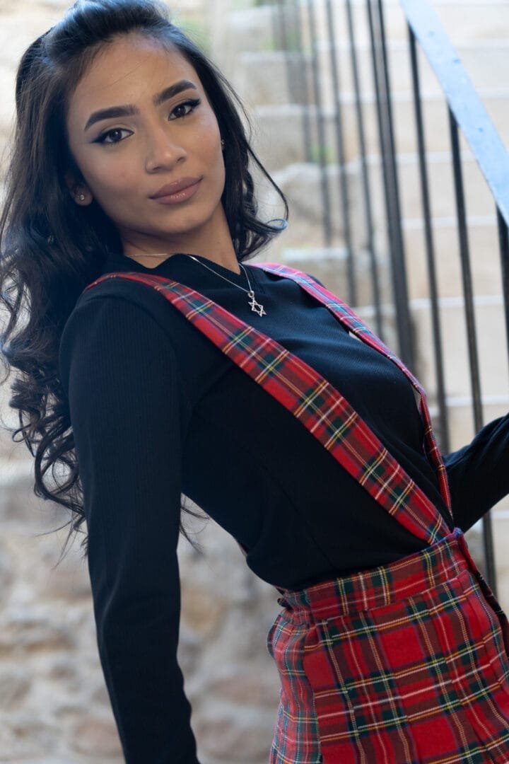⁦סריג Avigail  fit שחור⁩ – תמונה ⁦2⁩