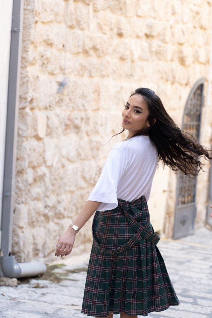 ⁦חצאית Golden ירוקה⁩ – תמונה ⁦3⁩