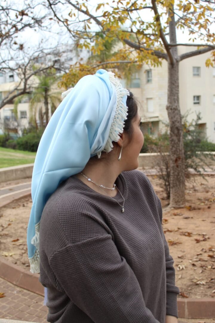 Alternative view of מטפחת ענבר