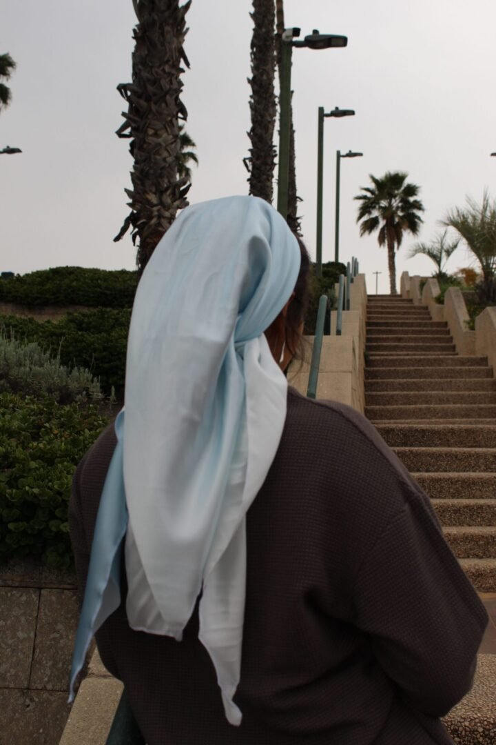 Alternative view of מטפחת אופל