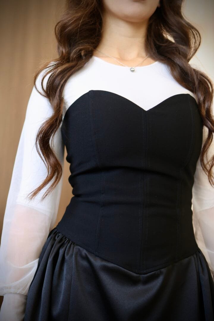 Alternative view of "הילה" שחורה